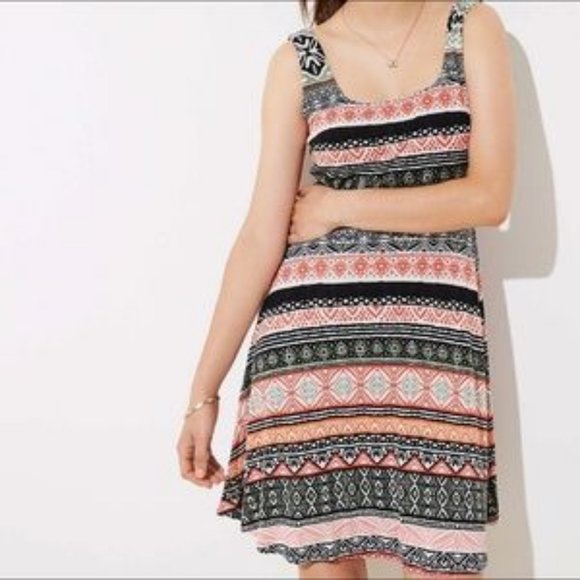 LOFT Dresses & Skirts - LOFT Riverwalk Flare Dress - Size 6